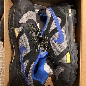 Nike ACG sz10